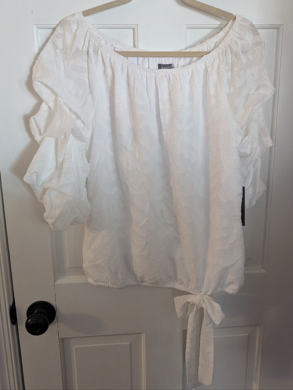 Vince Camuto White Off-Shoulder Tie-Hem Blouse
